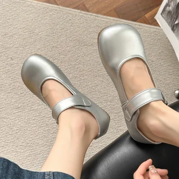 2023 Модни обувки за жени Есенна каишка за ключалка Дамски апартаменти Твърди обувки с меко дъно Дамски кръгли пръсти Леки ежедневни апартаменти