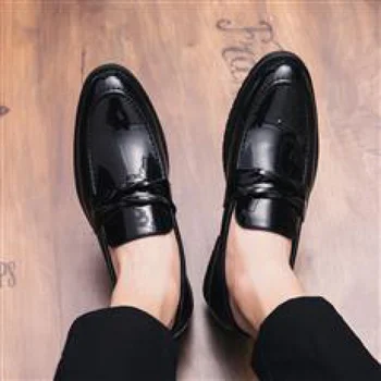 Пролетни кожени обувки Мъжки британски High Sense Business Официално облекло Случайни височина Увеличаване на стелката Студент Черен костюм младоженец Wedd