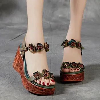 2022 Летни нови модни сандали Жените ръчно изработени кожени цветя етнически стил дами единични обувки летни сандали 35-39 ярда