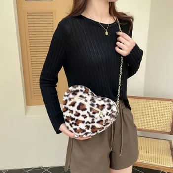 Есенна и зимна дамска чанта Модерна и случайна чанта Crossbody Heart Shaped Leopard Print Универсална и модерна чанта за рамо